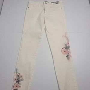 NWT Abercrombie Fitch White Embroidered Jeans 27/4r Harper Low Rise Ankle